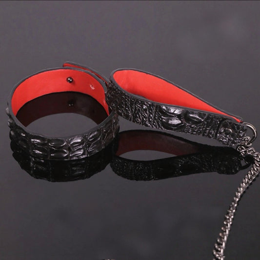 Crimson Authority – Crocodile-Textured Collar & Leash Set