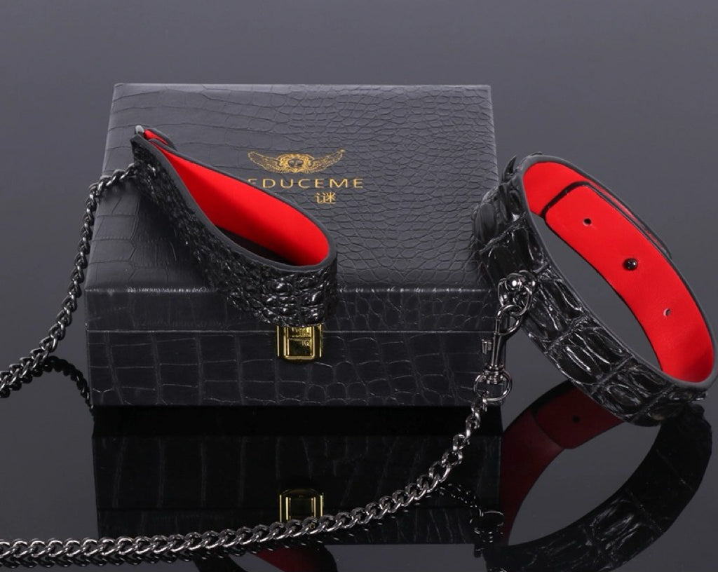 Crimson Authority – Crocodile-Textured Collar & Leash Set